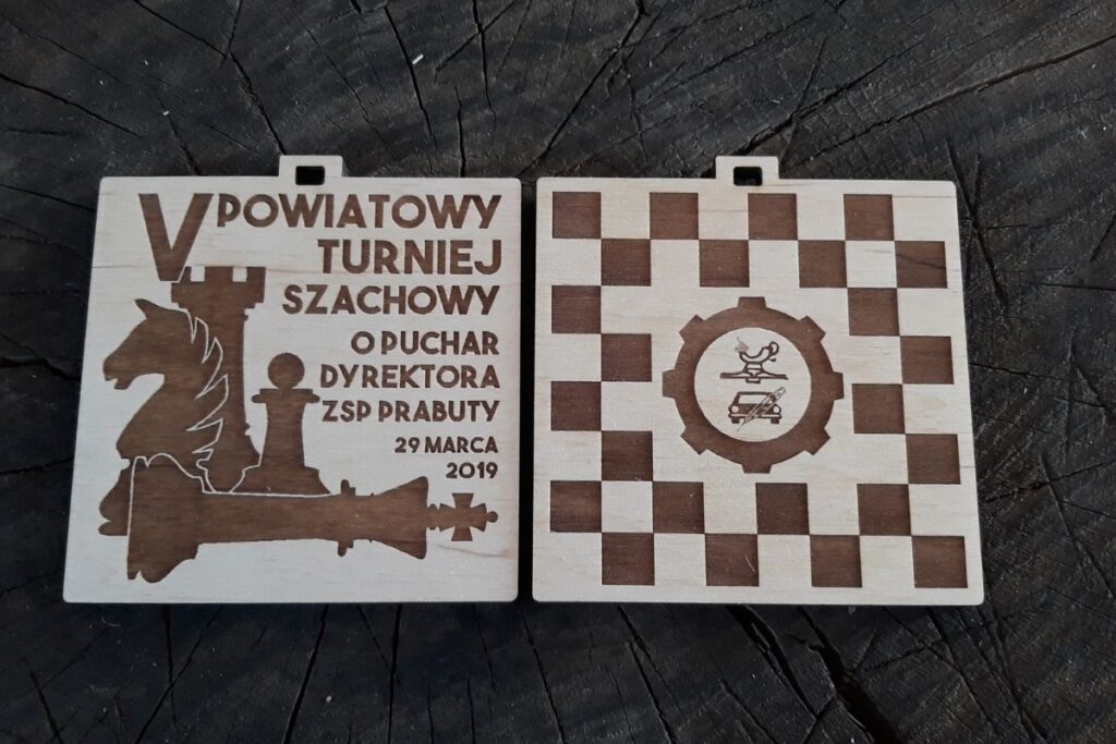 Drewniane medale szachowe na Powiatowy Turniej Szachowy