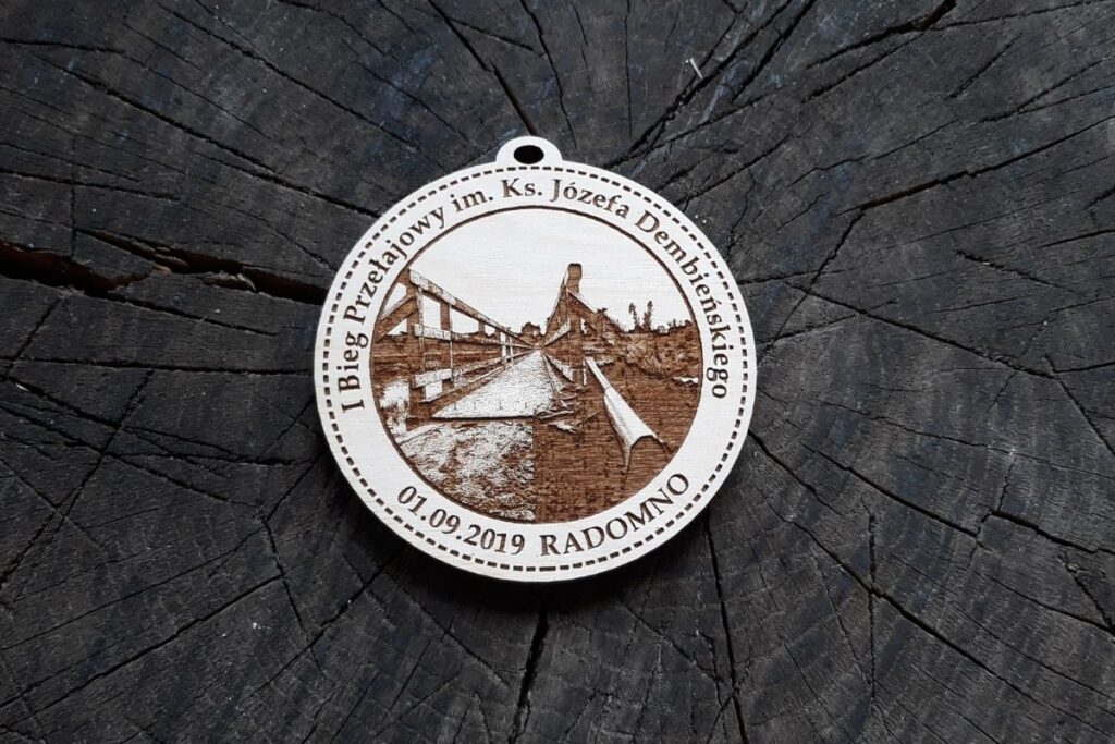 Drewniany medal na Bieg przełajowy z grafiką mostu