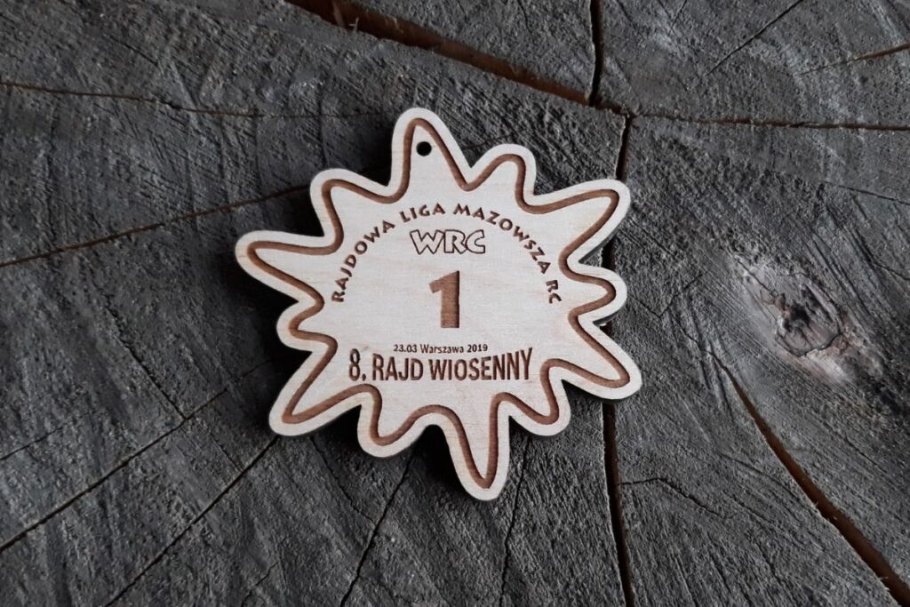 Pamiątkowy medal drewniany – motyw rajdowy, Rajdowa Liga Mazowsza.