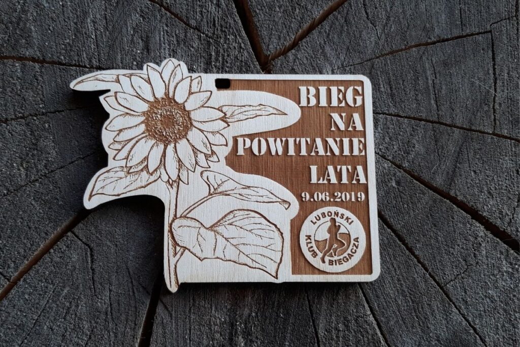 Drewniany medal na powitanie lata, ekologiczne trofeum ze słonecznikiem, pamiątka z letniego biegu, grawerowany medal kwiat słońca.