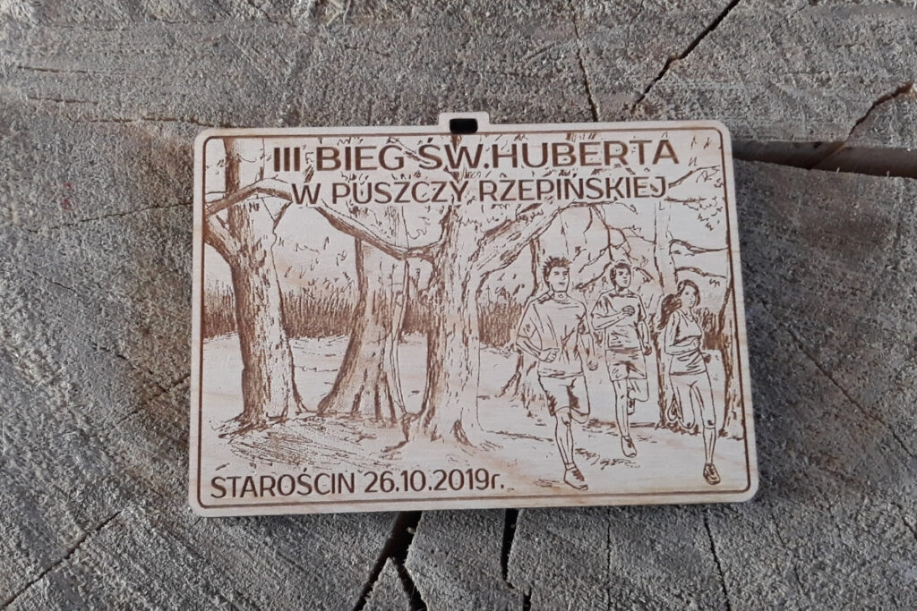 Medal na Bieg św. Huberta, drewniane trofeum leśne, pamiątka z Puszczy Rzepińskiej, eko medal.