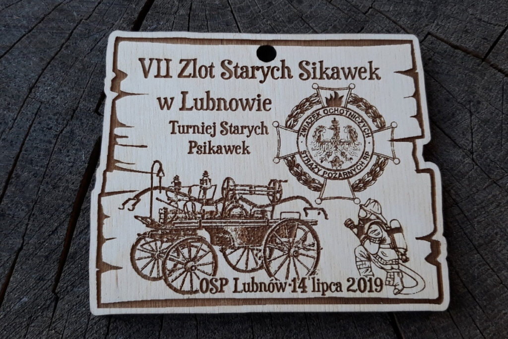 Medal za zawody strażackie, drewniane trofeum turniej sikawek, eko medal OSP, pamiątka z Lubnowa dla strażaków, grawerowany medal brzozowy turniejowy.