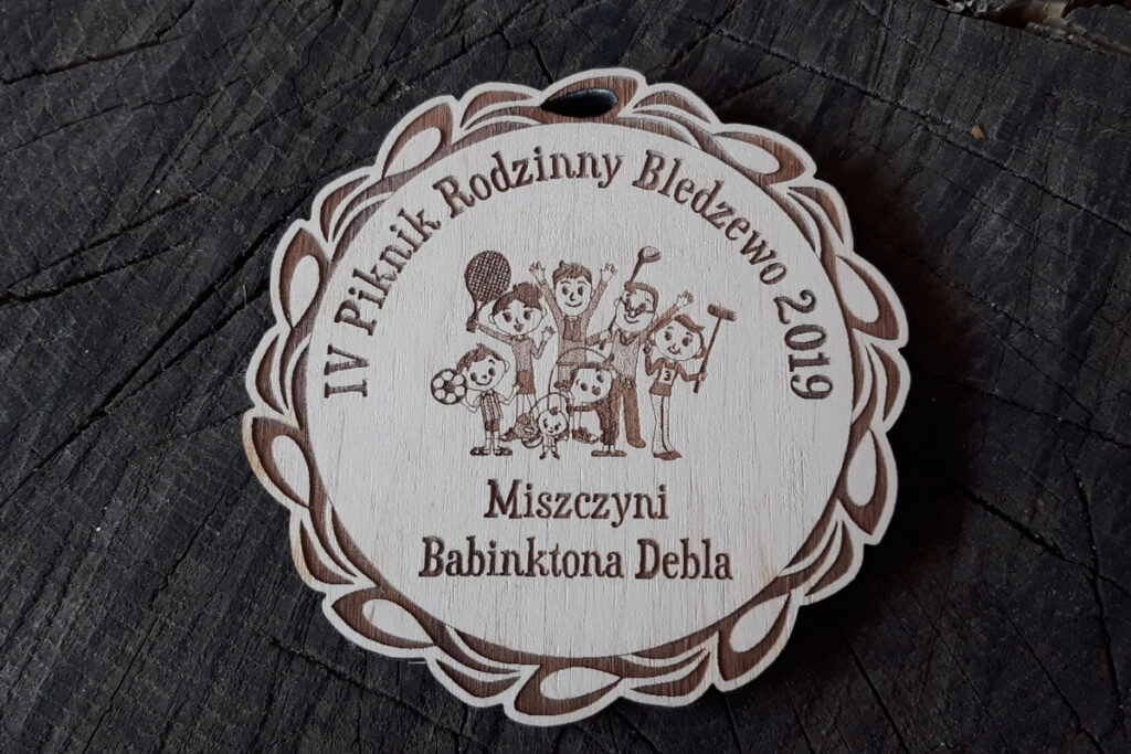 Medal na piknik rodzinny, drewniane trofeum dla dzieci i dorosłych.
