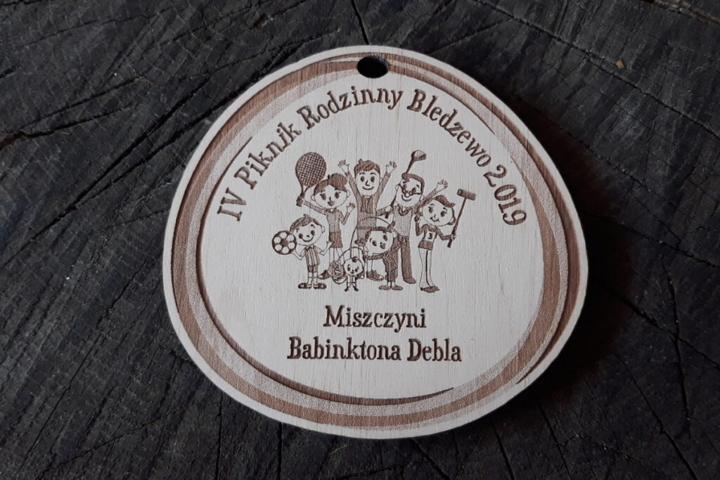 Medal na piknik rodzinny, drewniane trofeum dla dzieci i dorosłych.